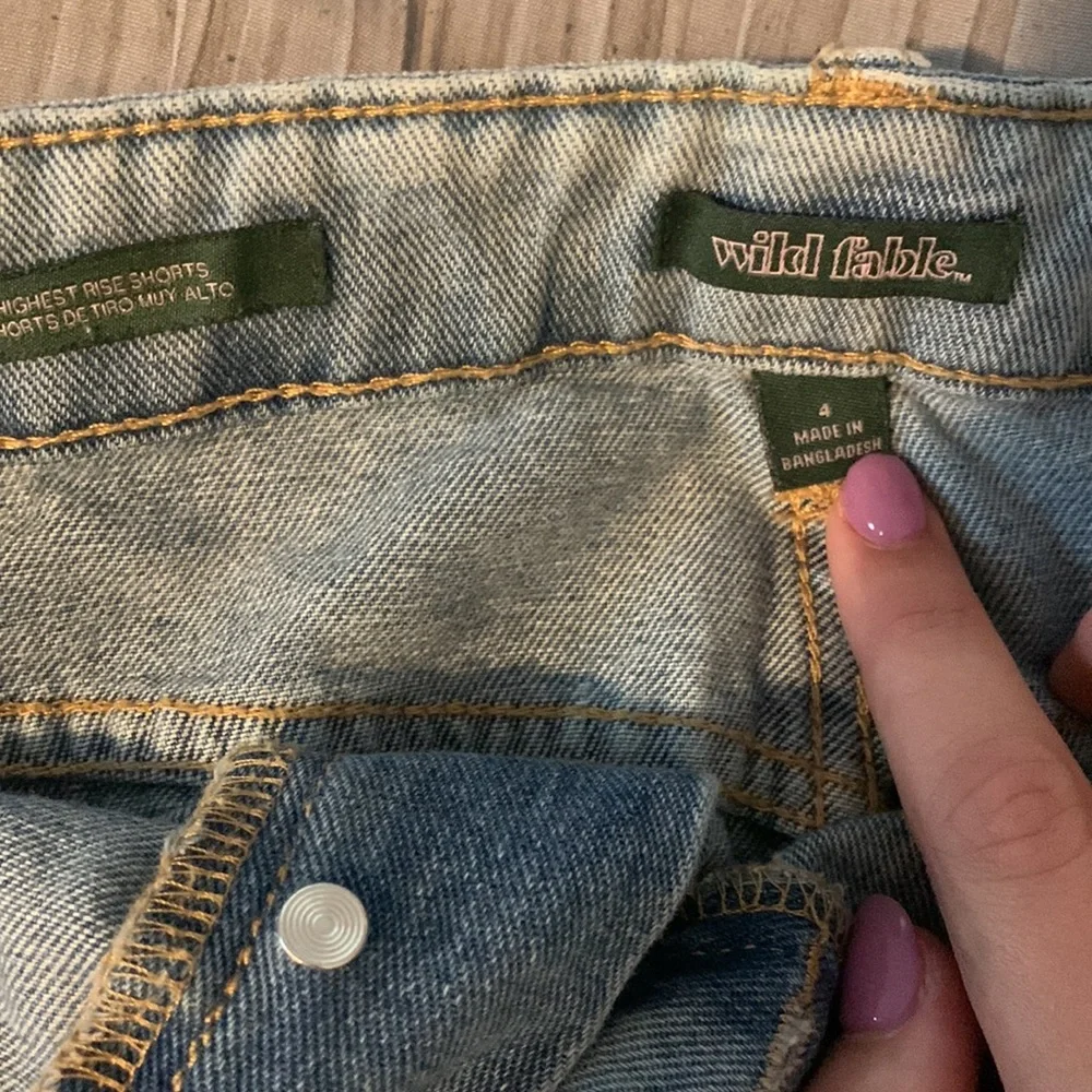 Shorts - Picture 3 of 3